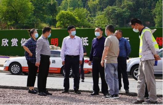 六安市公路管理處黨委書(shū)記、主任楊廣來(lái)一行蒞臨指導(dǎo)我司項(xiàng)目